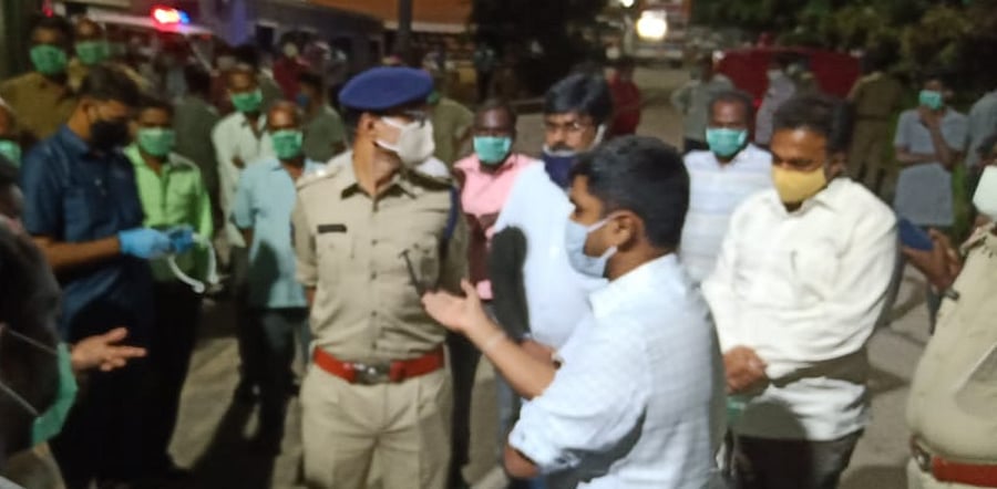 Chittoor collector Bharath Gupta and SP Senthil Kumar at the incident site. Credit: DH Photo