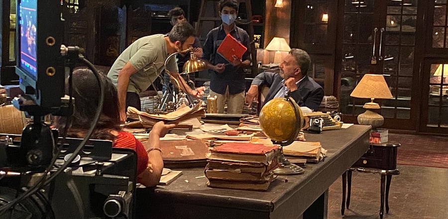 Prakash Raj on the shoot location of 'KGF Chapter 2'. Credit: Twitter/@prakashraaj