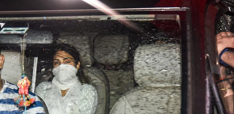 Bollywood actress Rhea Chakraborty leaves from DRDO Guest House, at Santacruz East in Mumbai, Friday, Aug 28, 2020. Credit: PTI Photo