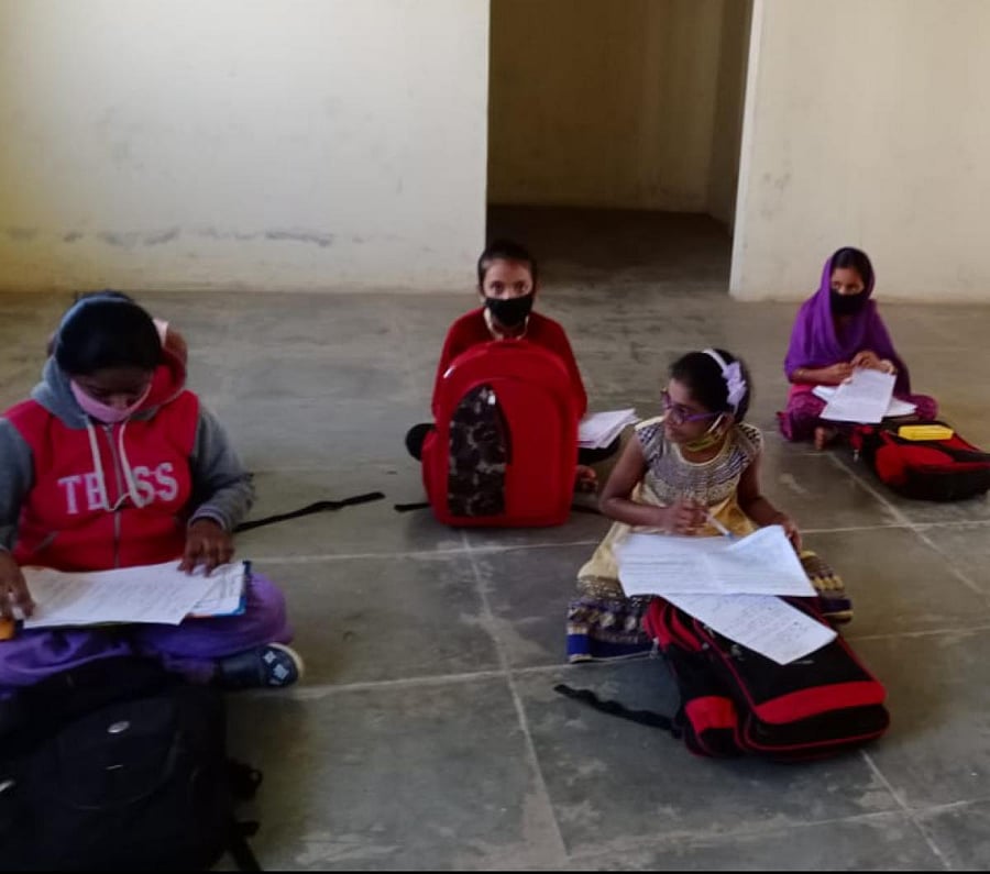 Schoolchildren participate in Vidyagama, a continuous learning plan for children, at a community hall in JP Nagar, Mysuru, recently. Photo by Special arrangement