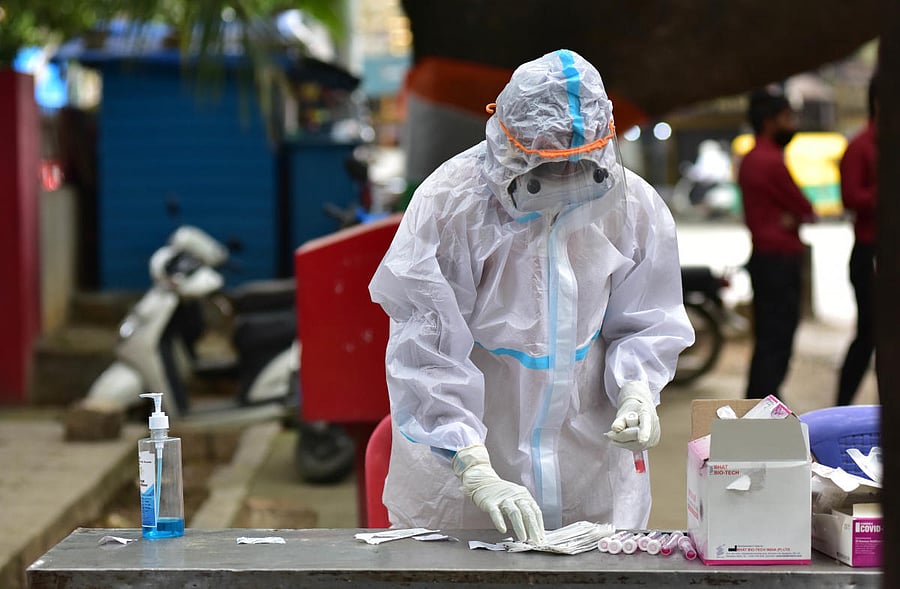 The largest concentration of new cases was in Bengaluru Urban; 104 deaths reported. DH FILE/Irshad Mahammad