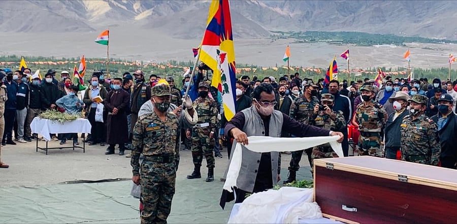 Ram Madhav paying homage Nyima Tenzin. Photo from Twitter