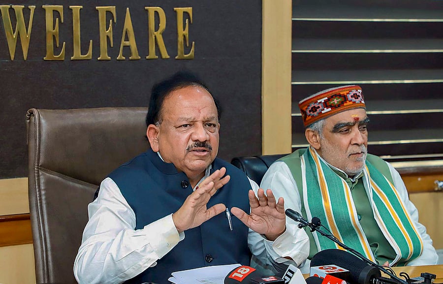 Union Health Minister Harsh Vardhan with MoS Health Ashwini Choubey addresses a press conference on novel coronavirus. Credits: PTI Photo