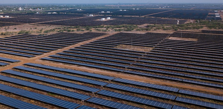 648 MW Adani solar powerplant at Kamuthi, Tamil Nadu. Credit: Adanigreenenergy.com