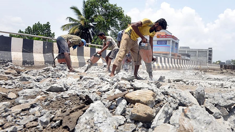 Palarivattom flyover on NH by-pass. Credits: DH Photo