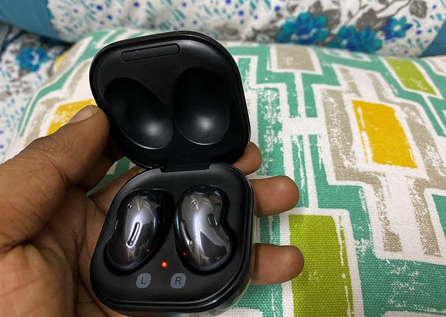 Samsung Galaxy Buds Live. Credit: DH Photo/KVN Rohit