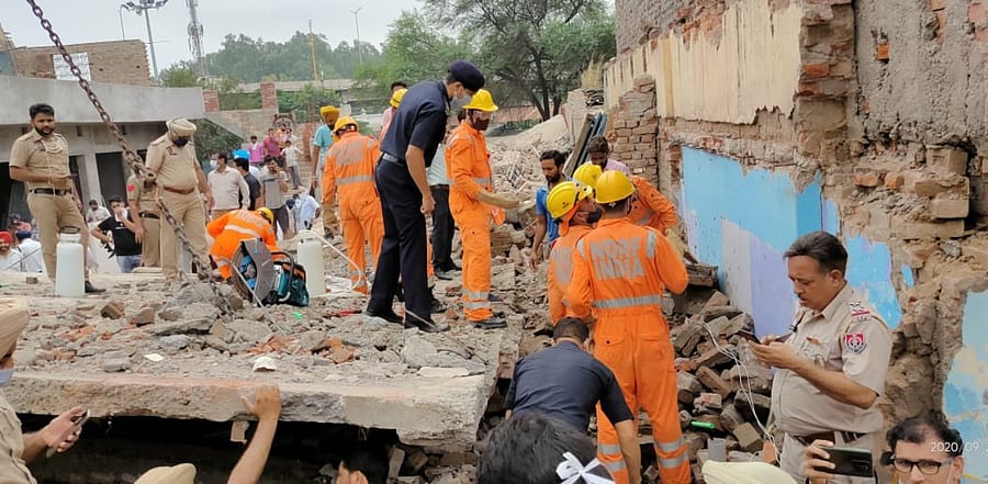 Mohali building collapse site. Credit: Twitter/@satyaprad1