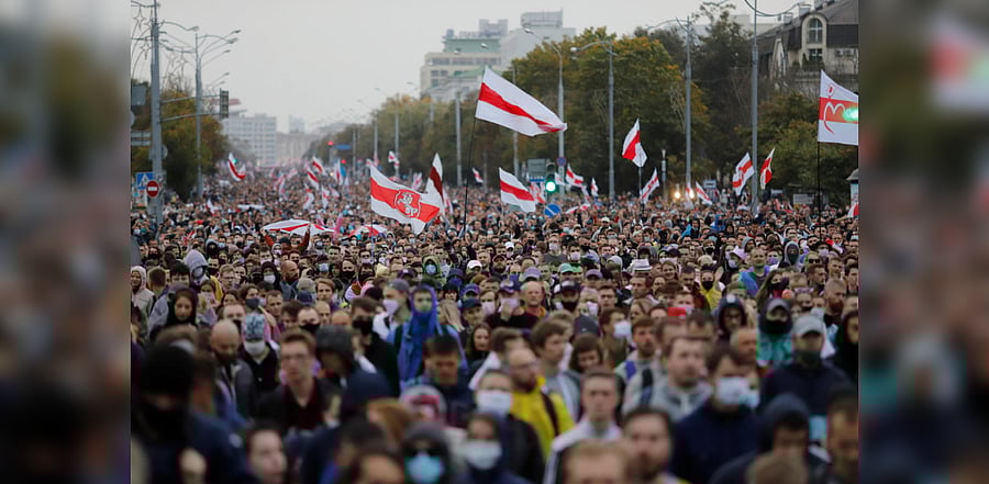 People attend an opposition rally to reject the presidential election results and to protest against the inauguration of Belarusian President Alexander Lukashenko in Minsk, Belarus September 27, 2020. Credit: Reuters Photo