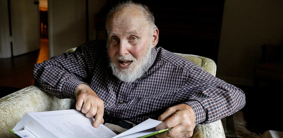 Among the things Ashkin was able to trap were subcellular structures of the single-celled paramecium and a small virus that attacks tobacco plants. Credit: Reuters