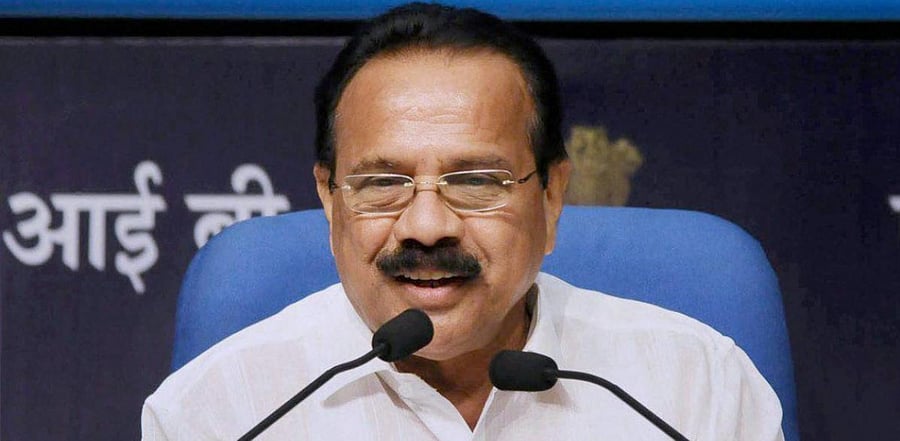 The Indian pharma sector, currently valued at $40 billion, has the potential to become a global pharmacy hub in the coming years, the Chemicals and Fertilisers Minister said in a statement. Credit: PTI Photo