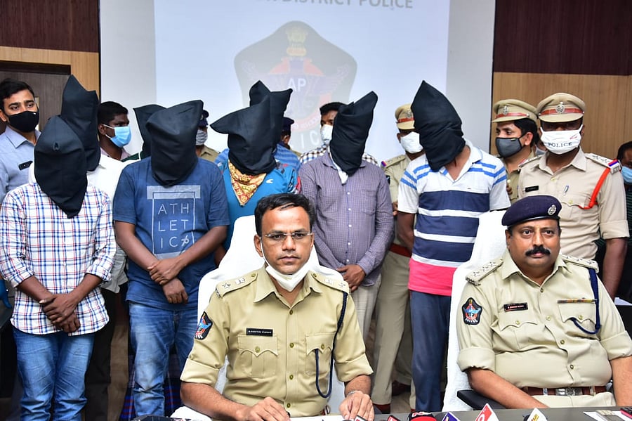 The 11 member band, with seven from Karnataka, has visited several holy towns like Kanipakam, Mantralayam, Mahanandi, Tirupati, Kadiri and is suspected of hatching plans to break into the temples there. Credit: DH