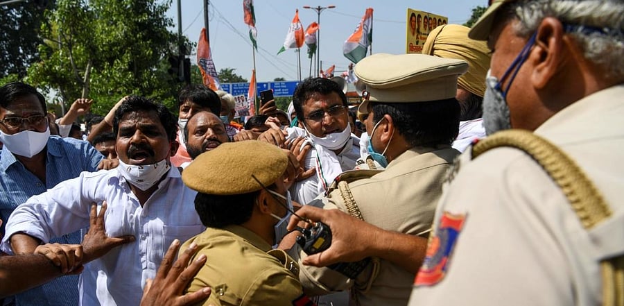 Delhi Congress protests against 'arbitrary' challan of vehicles. Credit: AFP Photo