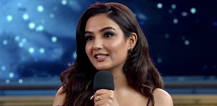 Actor Jasmin Bhasin. Credit: Twitter Photo (@jasminbhasin)