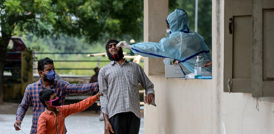 The Greater Hyderabad Municipal Corporation (GHMC) accounted for 291 of the 1,811 fresh cases, followed by Medchal Malkajgiri 171, Rangareddy 138, Nalgonda 108, Karimnagar 100 and other districts. Credit: AFP Photo
