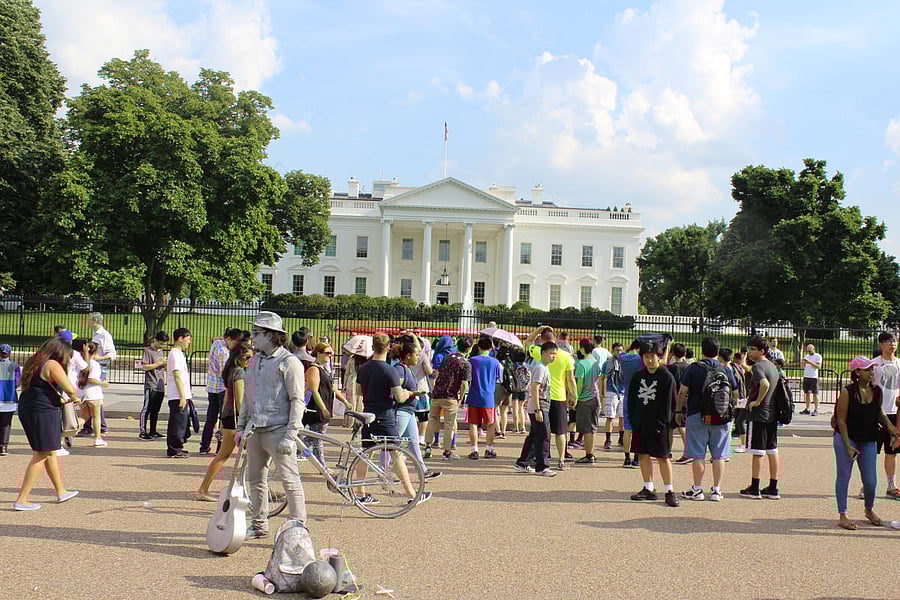 Visitors outside the White House. PHOTOS BY AUTHOR