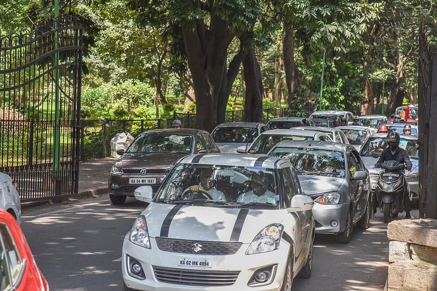 Cubbon Park was reopened to traffic on September 9. DH FILE PHOTO
