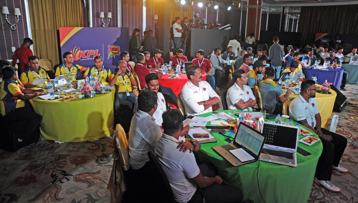 Franchise owners and members of the eighth edition of the Karnataka Premier League take part in the auction at Taj West End in Bengaluru on Saturday. DH Photo/ Pushkar V