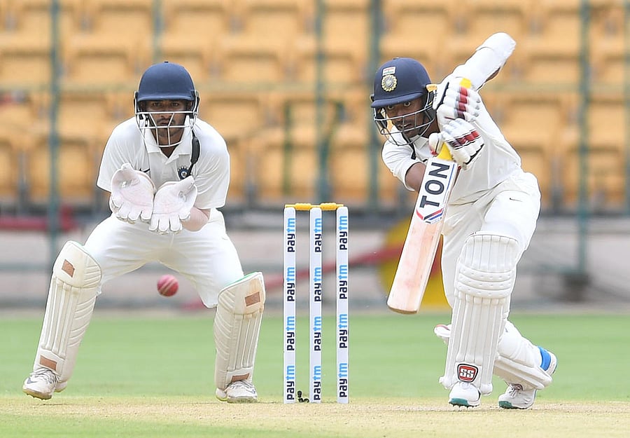 Duleep Trophy is a chance for India hopefuls to impress the national selectors. Inevitably, focusing on individual performances becomes priority. DH PHOTO/SRIKANTA SHARMA R