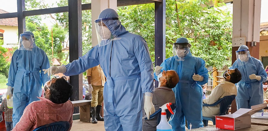 An audio message sent by a nursing officer of the Ernakulam Medical College Hospital to her junior colleagues stated that even as many patients undergoing treatment for Covid-19 died due to lapses in medical care, the doctors were protecting the nurses. Representative image. Credit: PTI