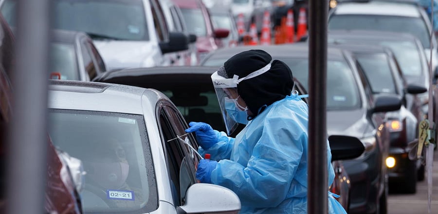 People line up for Covid-19 tests in El Paso. Credit: Reuters Photo
