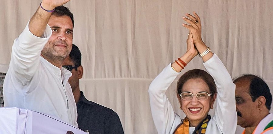 Rahul Gandhi and Annu Tandon. Credit: PTI Photo