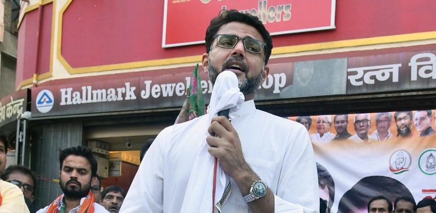 Congress leader Sachin Pilot addresses an election meeting ahead of second phase of Bihar assembly polls, in Patna. Credit: PTI