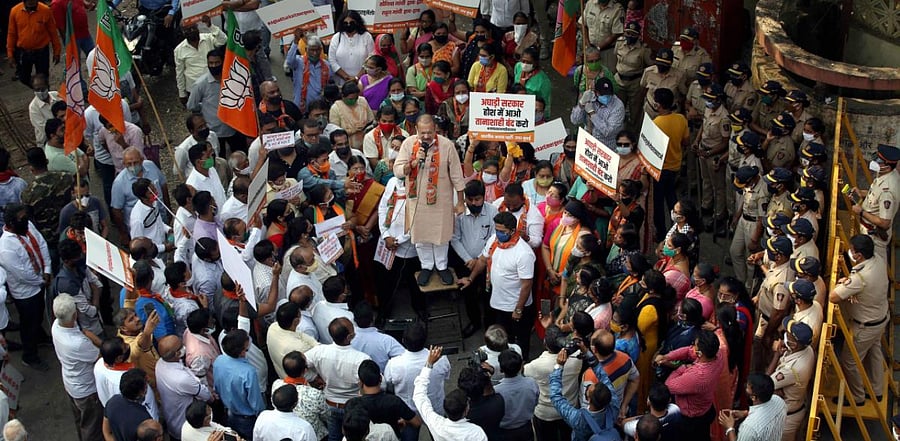 Bharatiya Janata Party (BJP) workers protest against Maharashtra government after Republic TV Editor-in-Chief Arnab Goswami was arrested for allegedly abetting suicide. Credit: PTI Photo