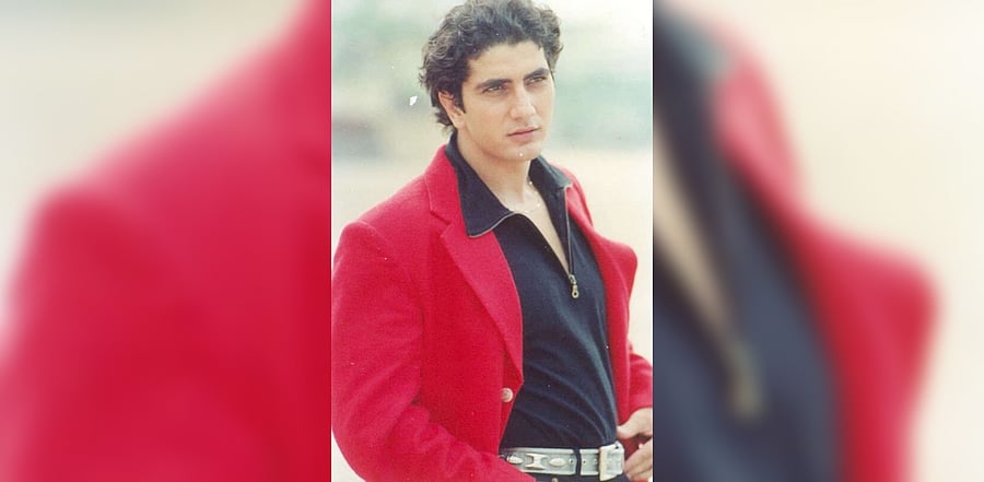 Actor Faraaz Khan headlined the cast of Vikram Bhatt's 'Fareb'. Credit: Twitter/@PoojaB1972