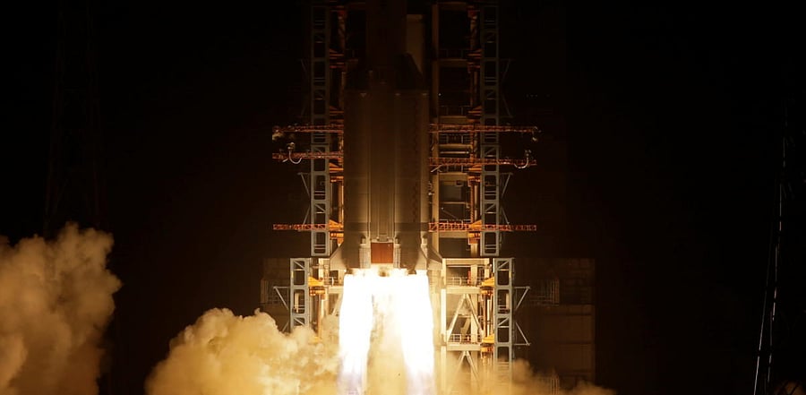 The Long March-5 Y5 rocket, carrying the Chang'e-5 lunar probe, takes off from Wenchang Space Launch Center, in Wenchang, Hainan province, China. Credit: Reuters