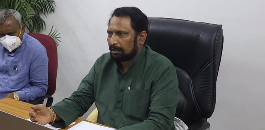 Deputy Chief Minister Laxman Savadi. Credit: Facebook (laxmansavadi.Official)