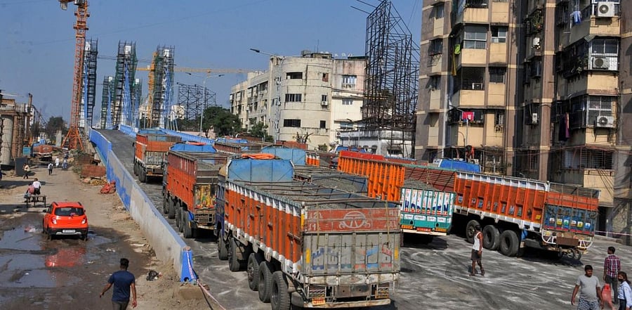 Load testing being carried out on the newly constructed cable-stayed Majerhat Bridge ahead of its dedication ceremony, in Kolkata. Credit: PTI Photo