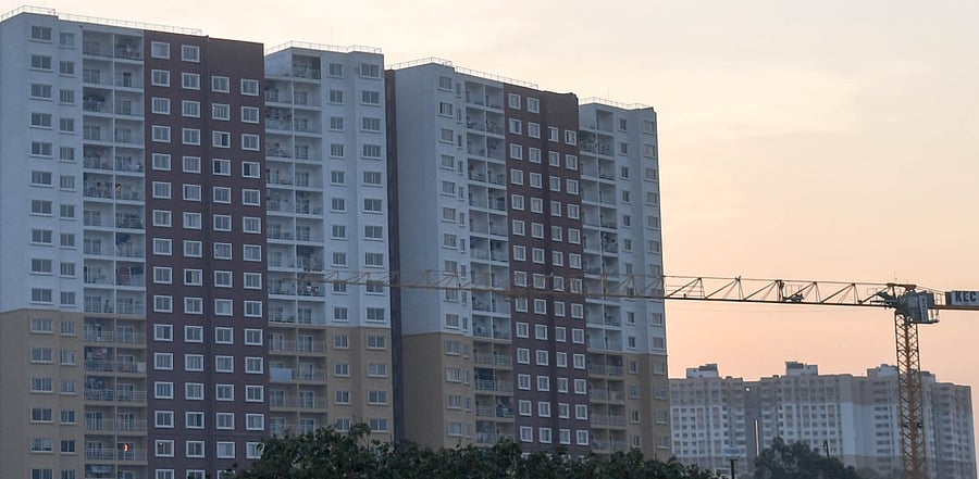 Godrej Lake garden and Godrej Reflections construction area, near Kaikondrahalli lake, in Bengaluru. Credit: B H Shivakumar