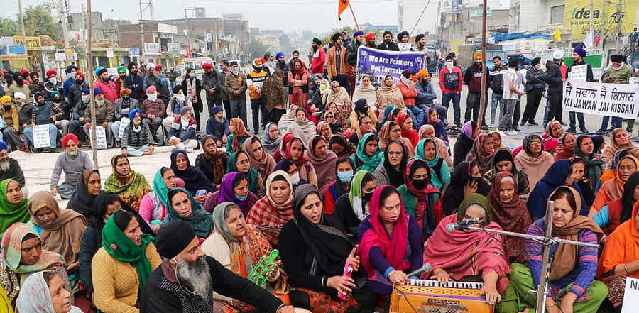 Activists participate in a protest in support of the nationwide strike, called by agitating farmers to press for repeal of the Centre's agri-laws, in Jammu, Tuesday, Dec. 8, 2020. Credit: PTI Photo