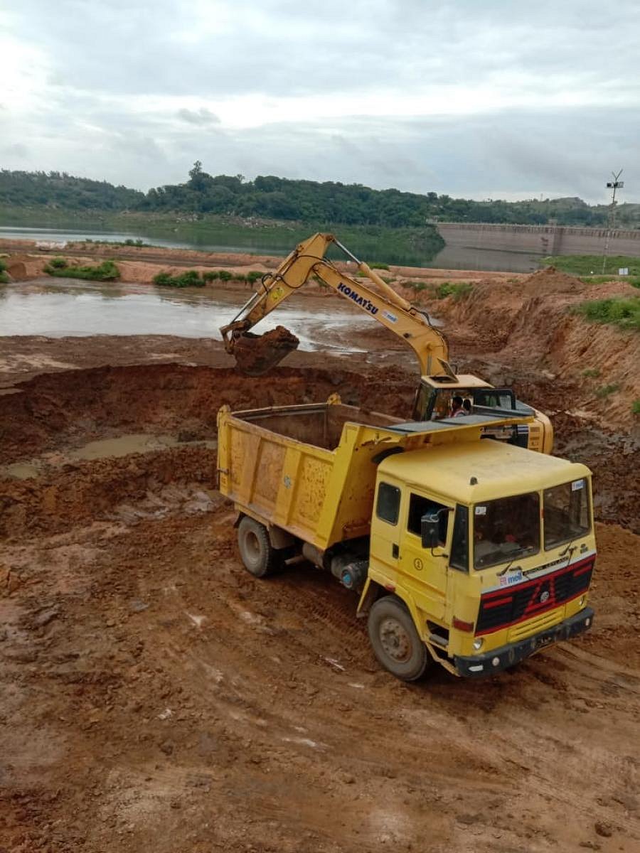 Dredging of silt under way at the TG Halli reservoir which is being rejuvenated by the BWSSB.
