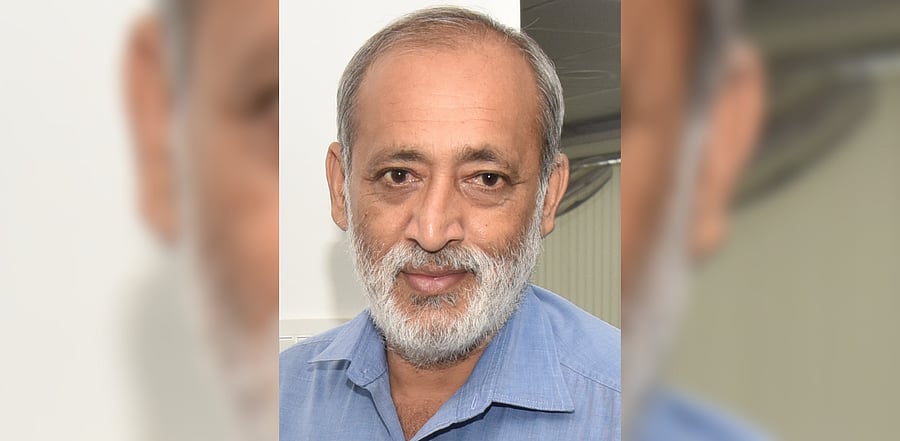 Senior journalist Y Ravi.