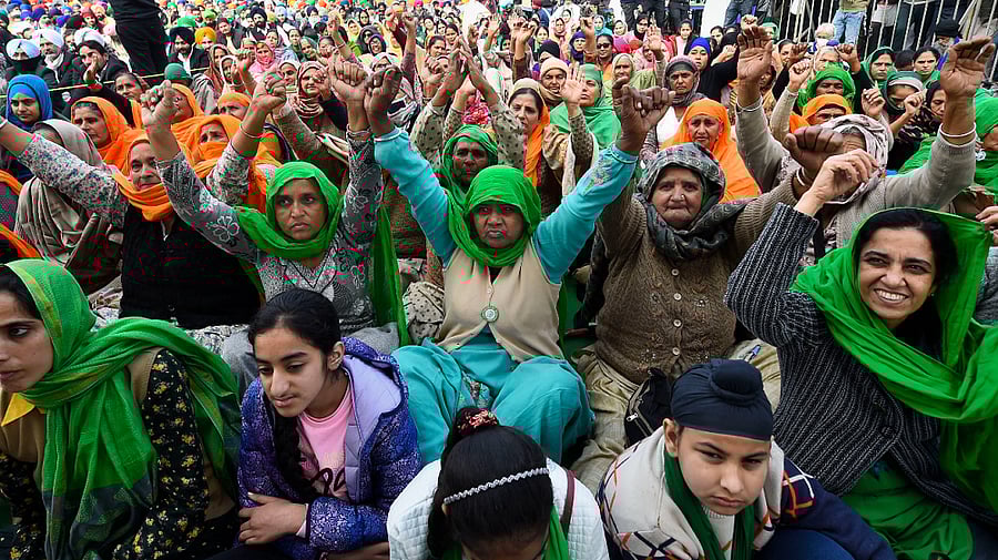 Women protest at Singhu border during farmers agitation. Credit: PTI Photo