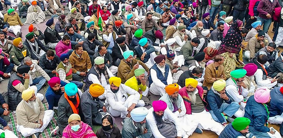 Punjab Pradesh Congress President Sunil Jakhar, Education Minister Vijay Inder Singla, MLA Madan Lal Jalalpur, and other party workers during a protest against the Center's new farm laws at Shambhu border in Patiala District, Monday, Dec. 14, 2020. Credit: PTI Photo