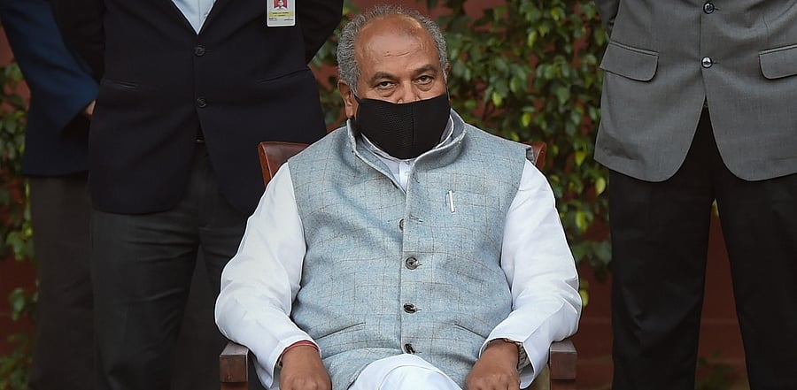 Union Agriculture Minister Narendra Singh Tomar speaks to farmers from Uttarakhand on the Centre's farm reform laws, in New Delhi. Credit: PTI Photo