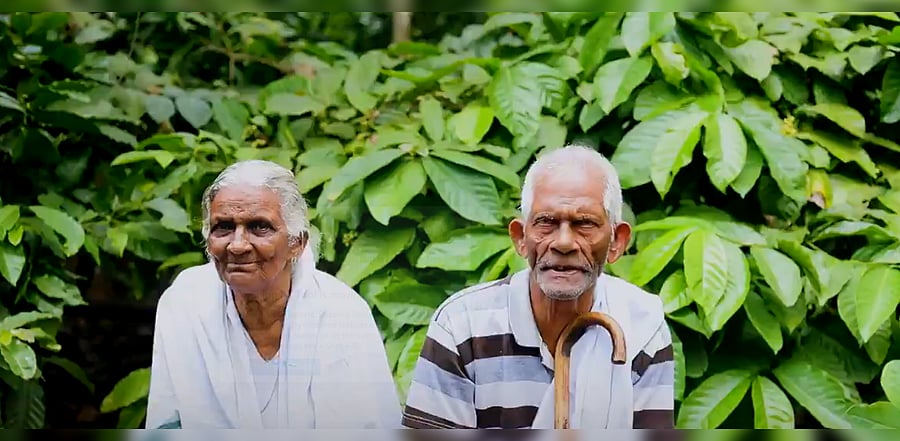 The two, aged around 90 and 85 respectively, who are still involved in farming activities, shared their concerns over the falling prices of agriculture commodities and how it was affecting their livelihood. Credit: Twitter/@RGWayanadOffice