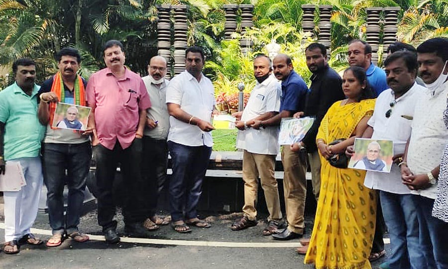 BJP workers celebrate the birth anniversary of former prime minister Atal Bihari Vajpayee at Mysuru Zoo in Mysuru on Friday.