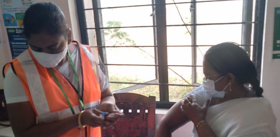 The dry run of Covid-19 vaccine was carried out in Krishna district of Andhra Pradesh on Monday with 125 prior identified health workers, at five designated health centres. Credit: Special Arrangement