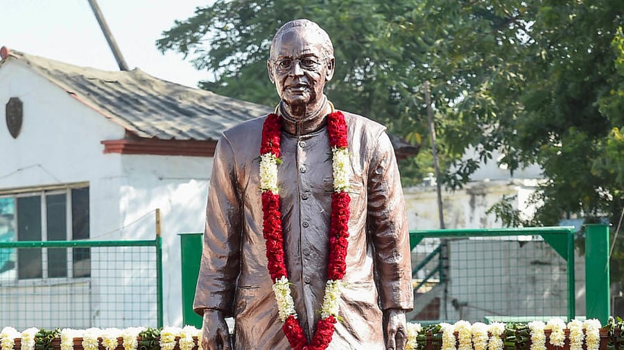 Amit Shah unveils the statue of former union minister late Arun Jaitley on his birth anniversary, at Arun Jaitley Stadium in New Delhi, Monday, Dec. 28, 2020. DDCA President Rohan Jaitley is also seen. Credit: PTI Photo