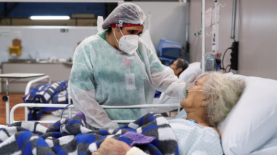 New Year celebrations at a field hospital in Santo Andre. Credit: Reuters Photo