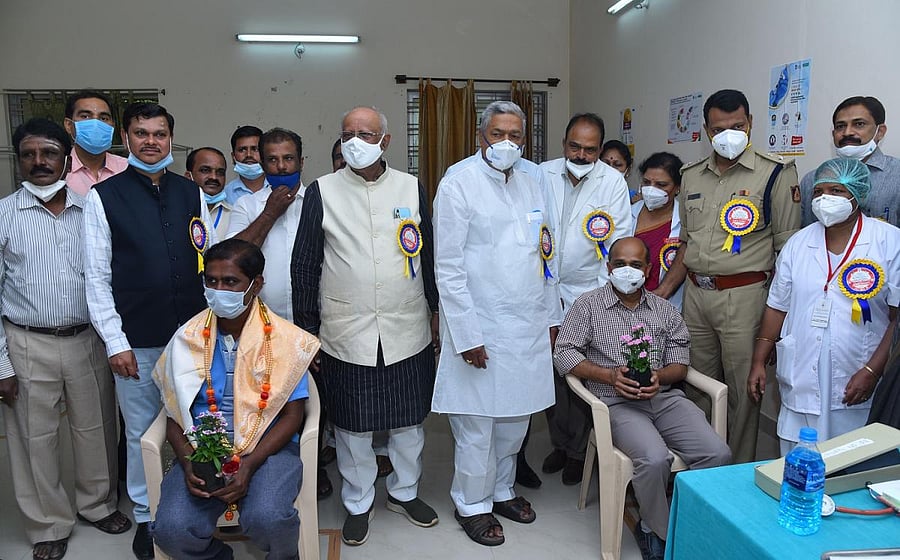 The beneficiaries of the vaccine are facilitated at Chigateri Hospital in Davangere on Saturday. DH Photo