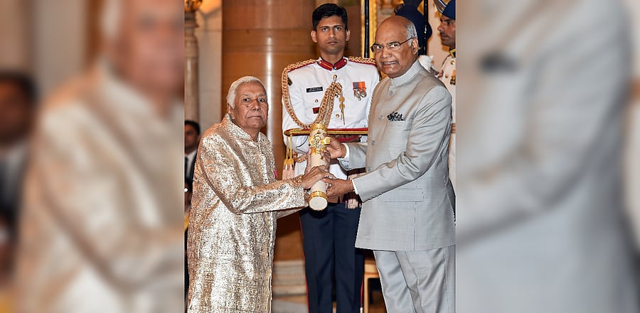 President Ram Nath Kovind confers Padma Vibhushan to classical singer Ustad Ghulam Mustafa Khan during the Padma Awards 2018 function. Credit: PTI Photo
