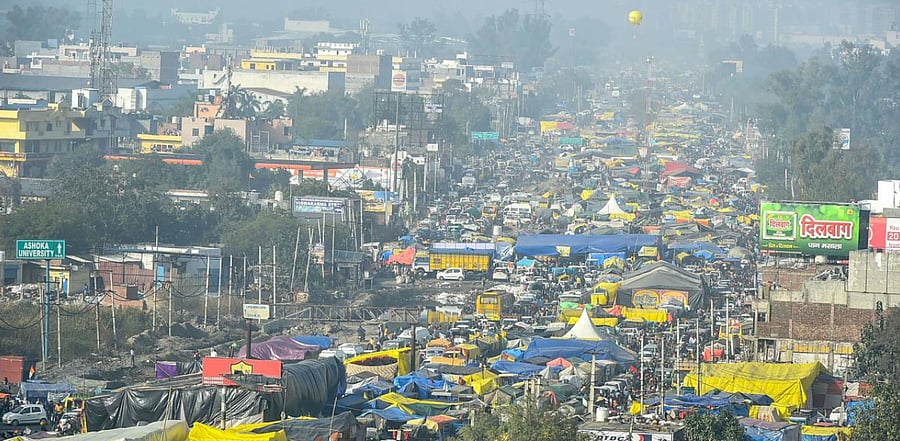 Farmers protest at Singhu border. Credit: PTI Photo