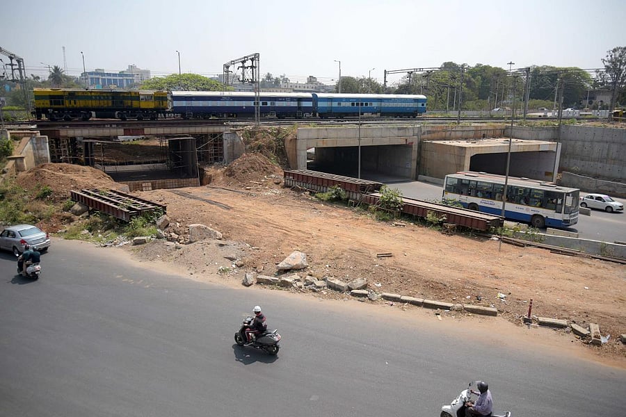 A railway underpass (left) being built as part of the eight-lane Okalipuram signal-free corridor. DH PHOTO/PUSHKAR V