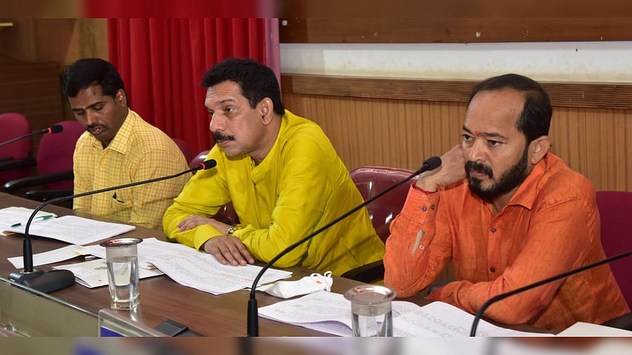 MP Nalin Kumar Kateel chairs District Development Coordination and Monitoring Committee (Disha) meeting at Zilla Panchayat hall in Mangaluru on Monday. Credit: DH Photo