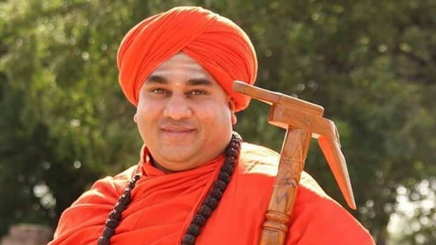 <div class="paragraphs"><p>Basava Jaya Mruthyunjaya Swamiji. </p></div>