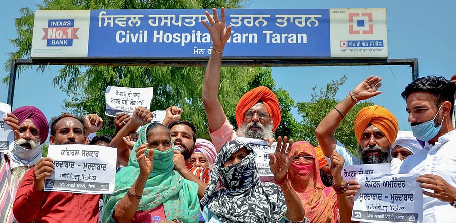 The death toll in the Punjab hooch tragedy rose to 98 on Sunday with 12 more people reported dead. Credit: PTI Photo